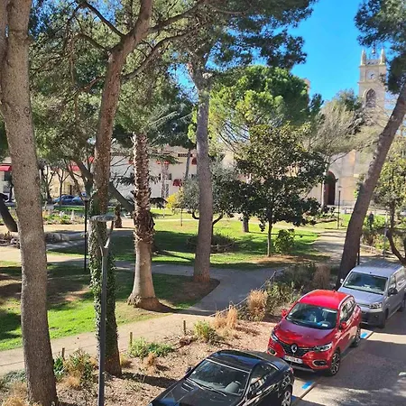 Petit T2 Avec Balcon, Animaux Admis, Climatisation - Fr-1-503-153 *